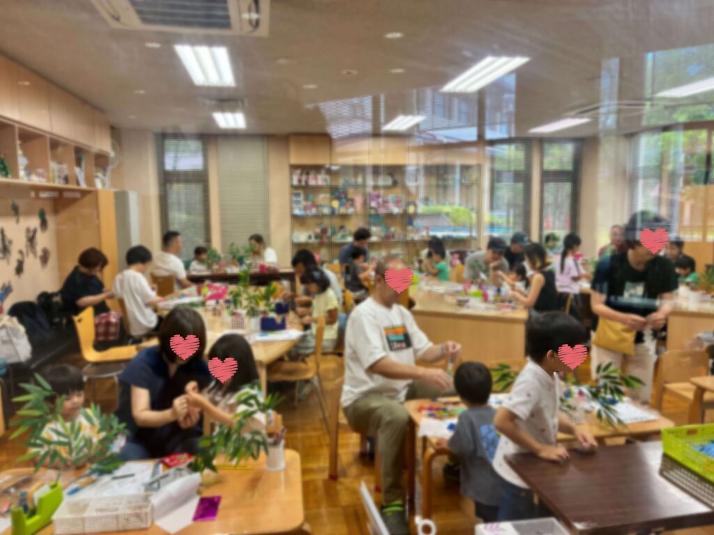 工作ひろばで工作を作る