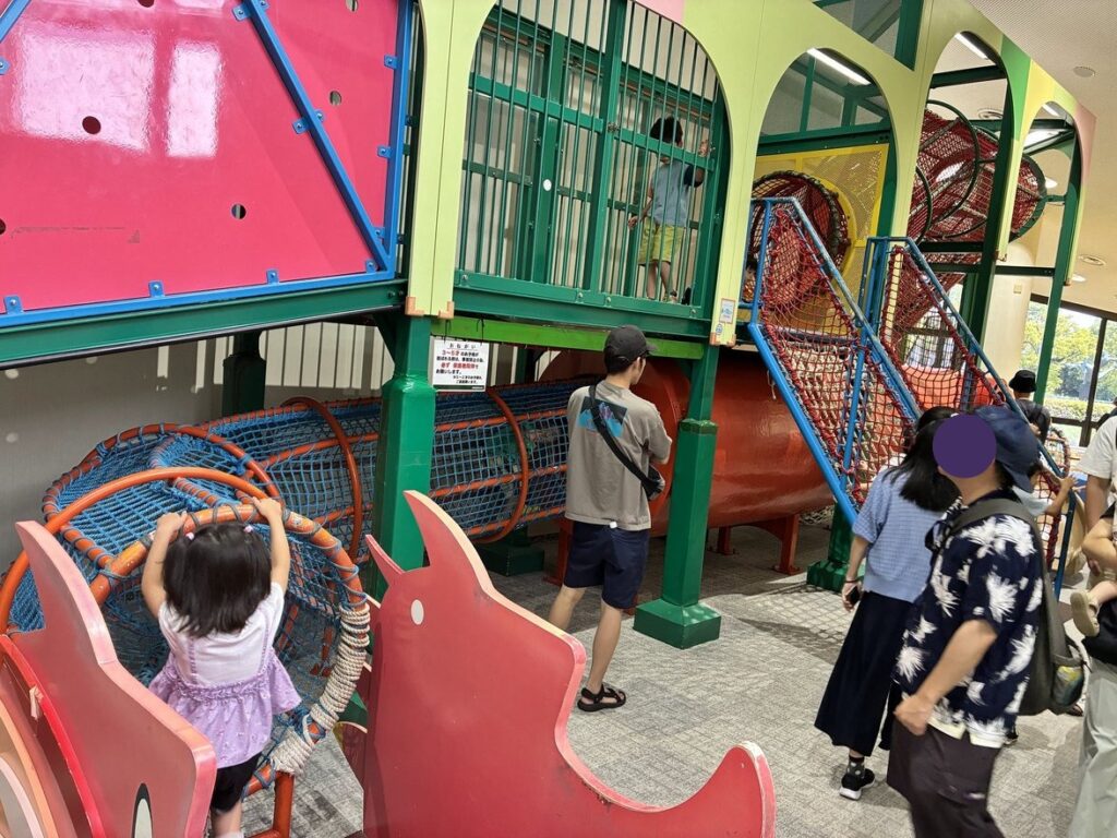 ネット遊具