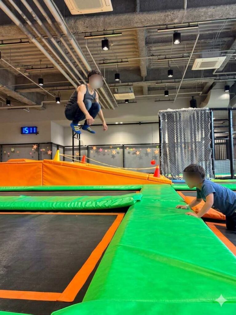 TOBUPARAで本気でトランポリンを楽しむ大人