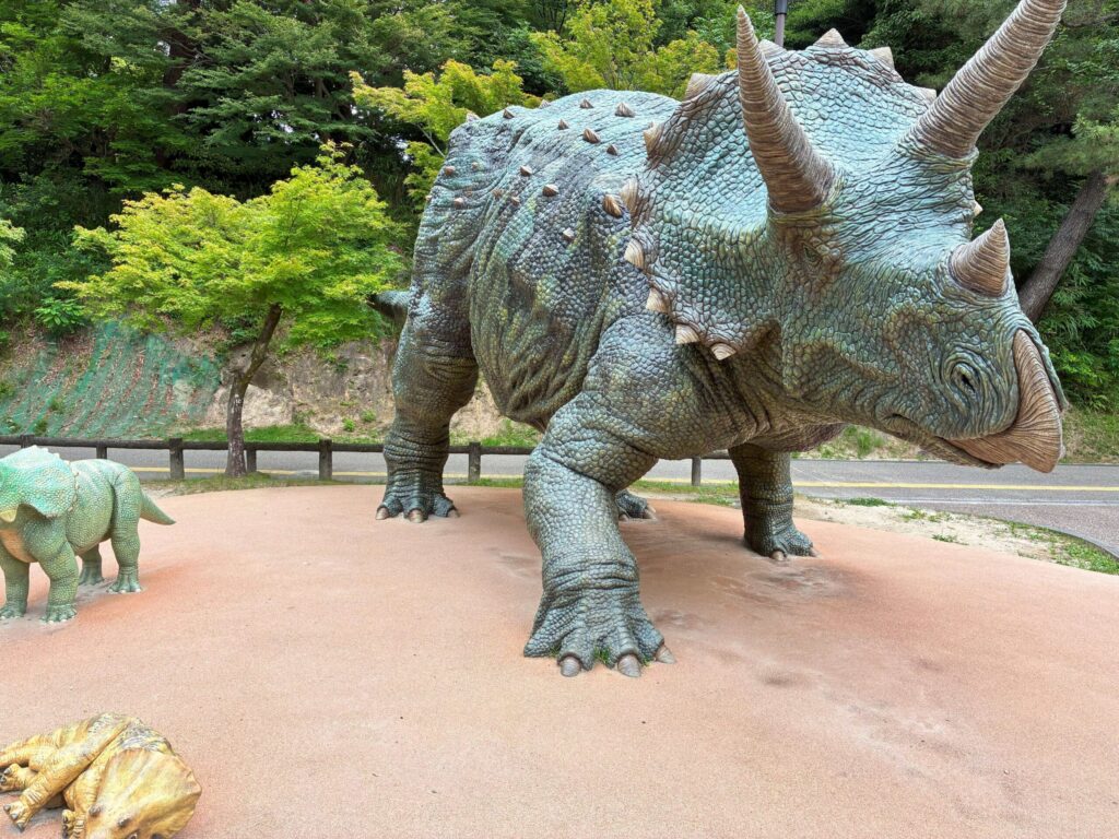 トリケラトプスのモニュメント