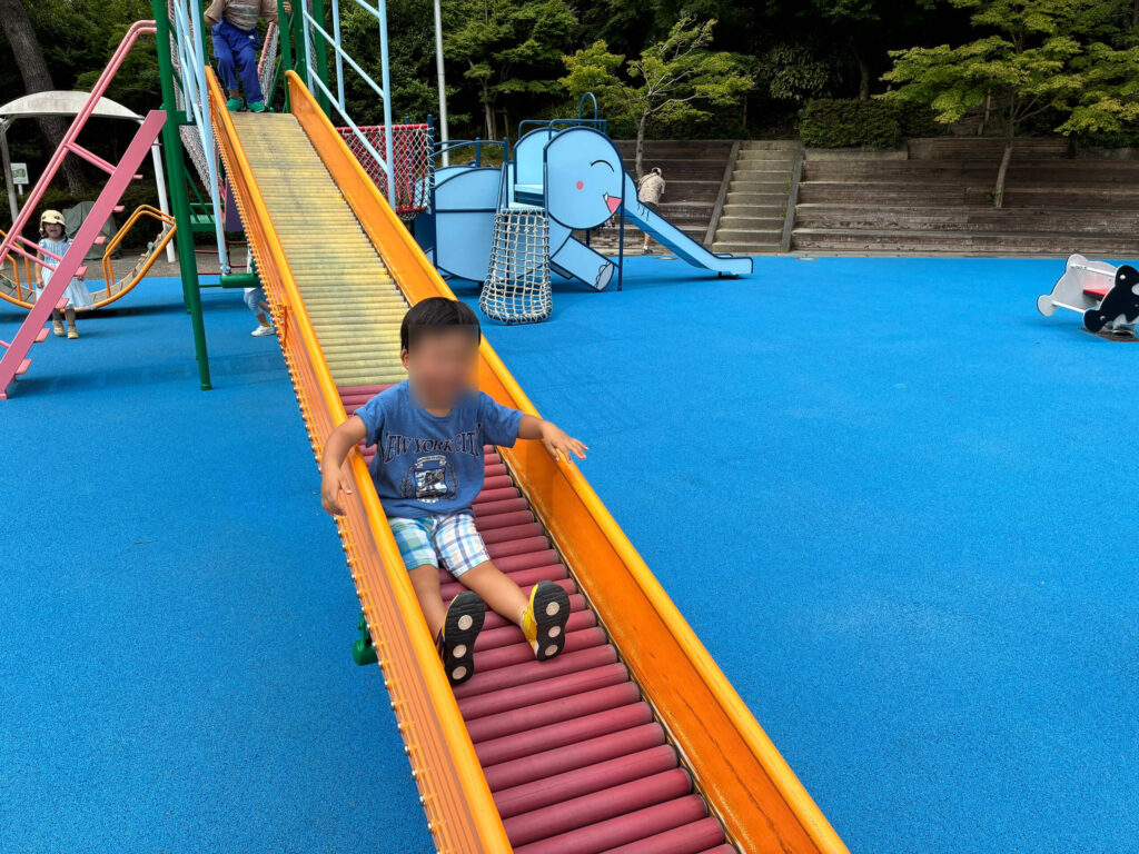 ローラー滑り台