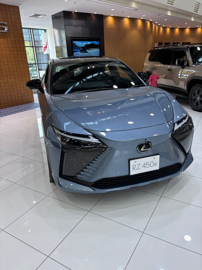 トヨタ自動車　RZ450e