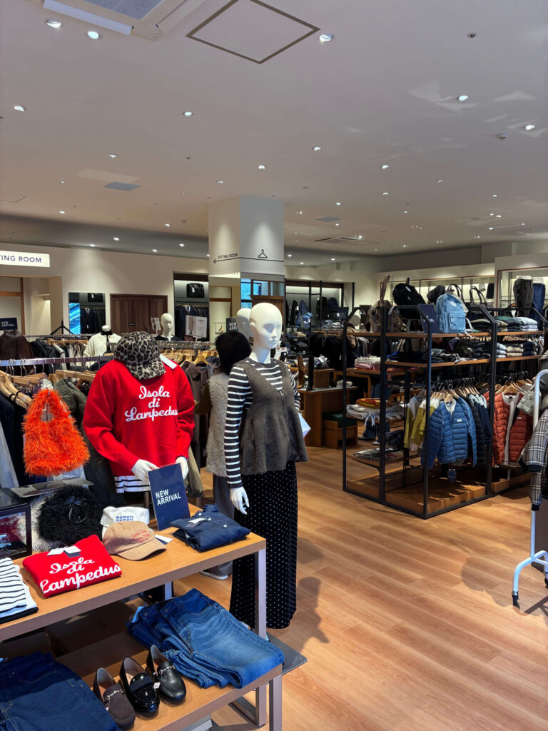 三井アウトレットパーク岡崎の店内