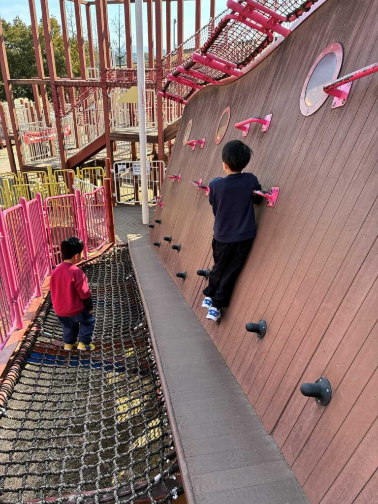 豊田市中央公園のボルダリング